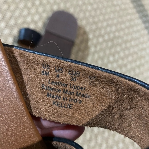 Naturalizer Sandals - Picture 2 of 4